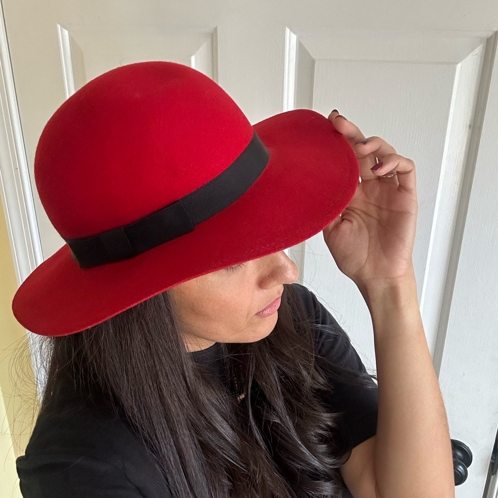Vintage Liz Claiborne Felt Bowler Villager 100% Wool Hat Red